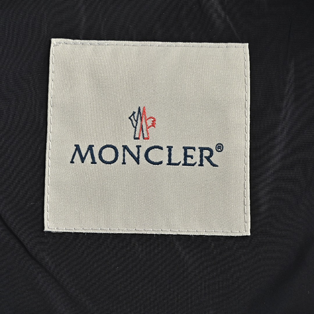 Moncler Chest Logo Embroidered Letter Tape Hooded Zip-Up Jacket