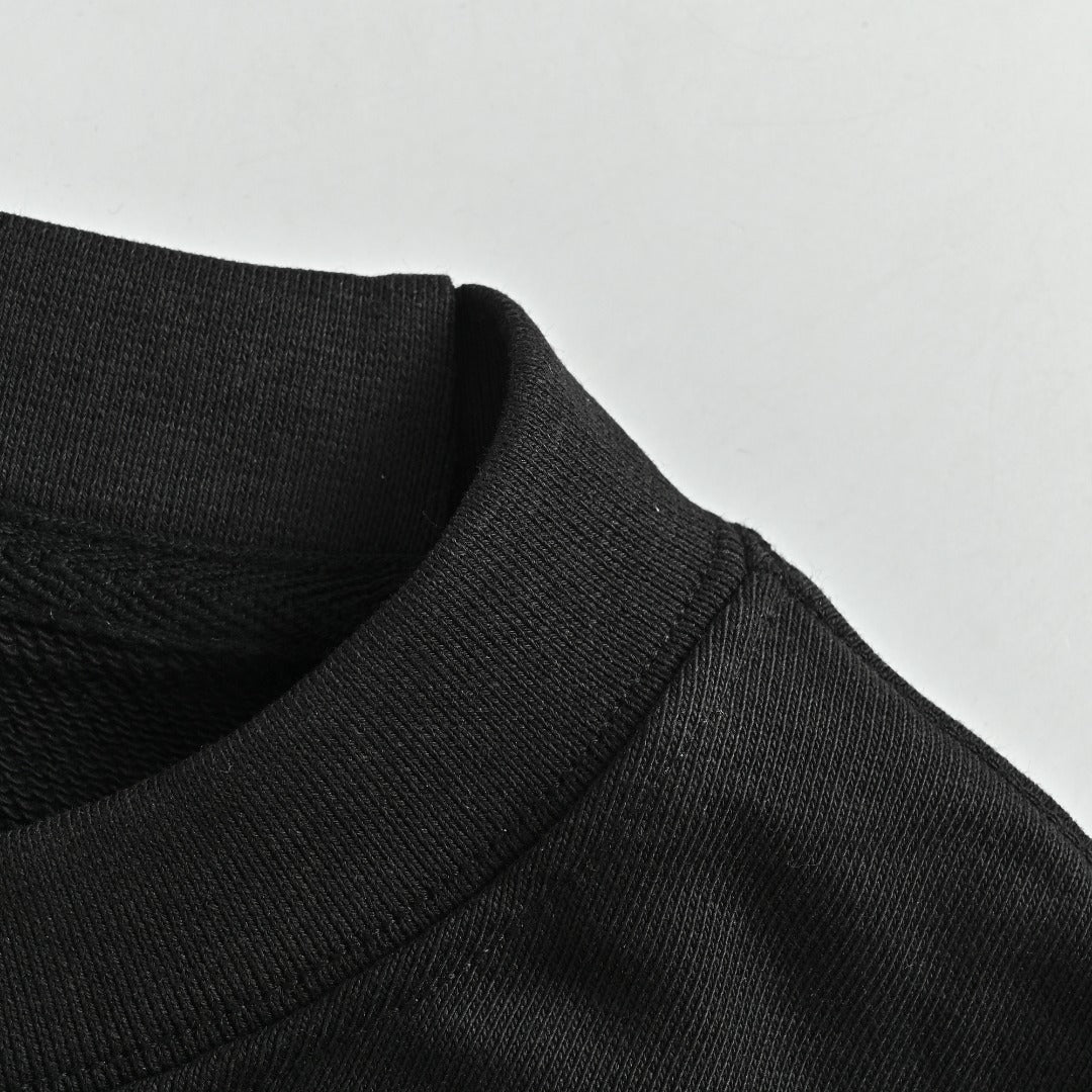 Moncler 26SS Classic Badge Embroidered Logo Crew Neck Sweatshirt — Black