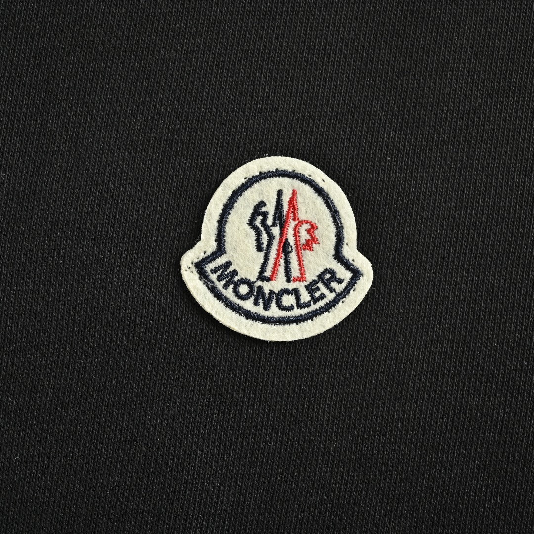 Moncler 26SS Classic Badge Embroidered Logo Crew Neck Sweatshirt — Black