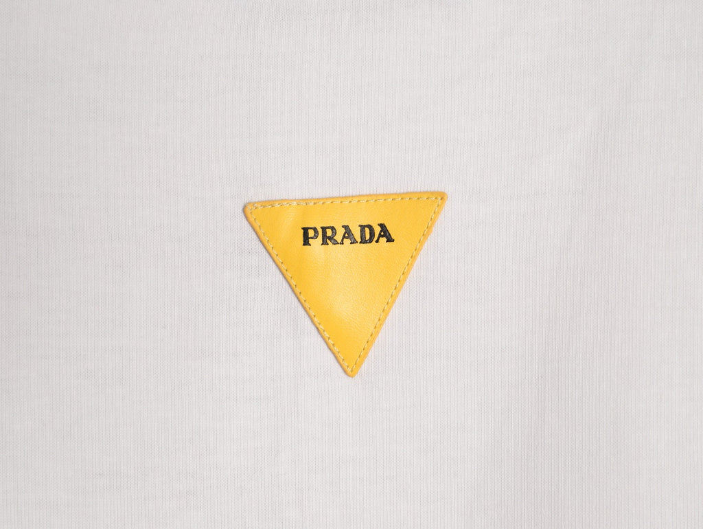 Prada 26SS Milano Logo Graphic Short-Sleeve T-Shirt - Black（副本）