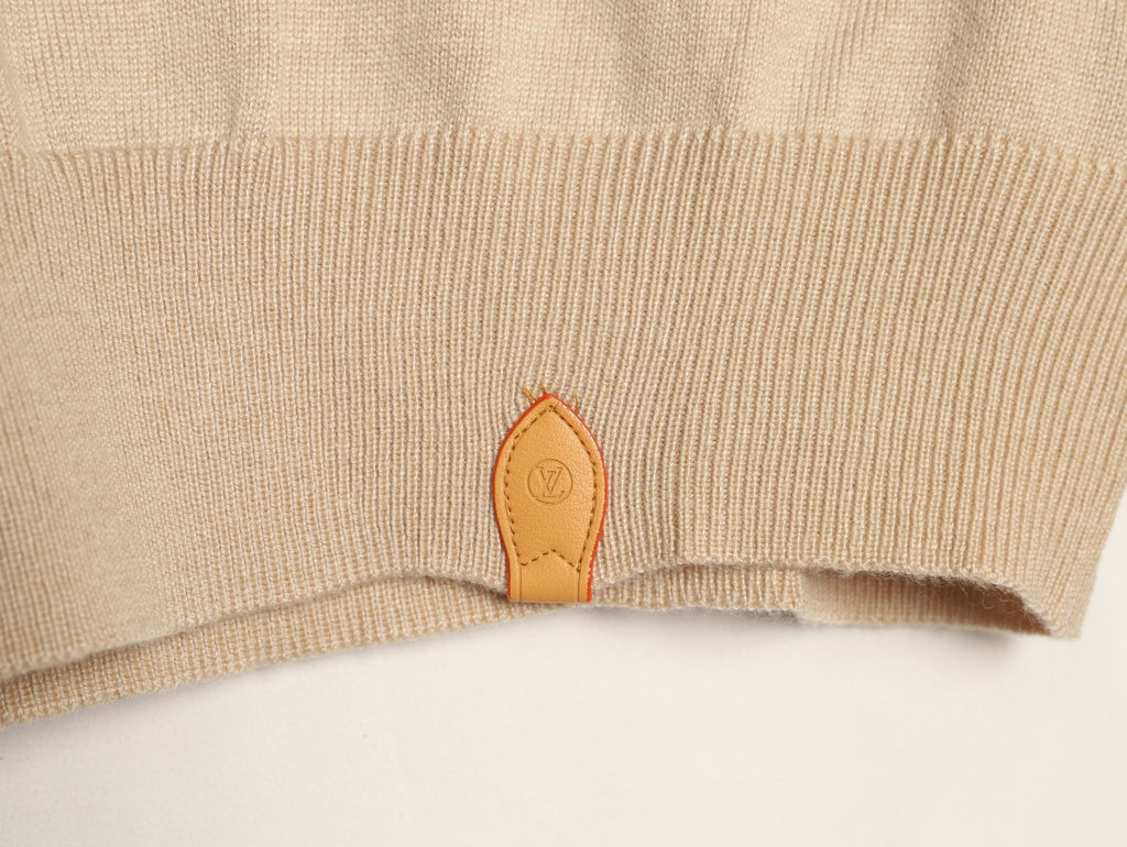 Louis Vuitton Label-Detail Crewneck Knit Sweater - Beige