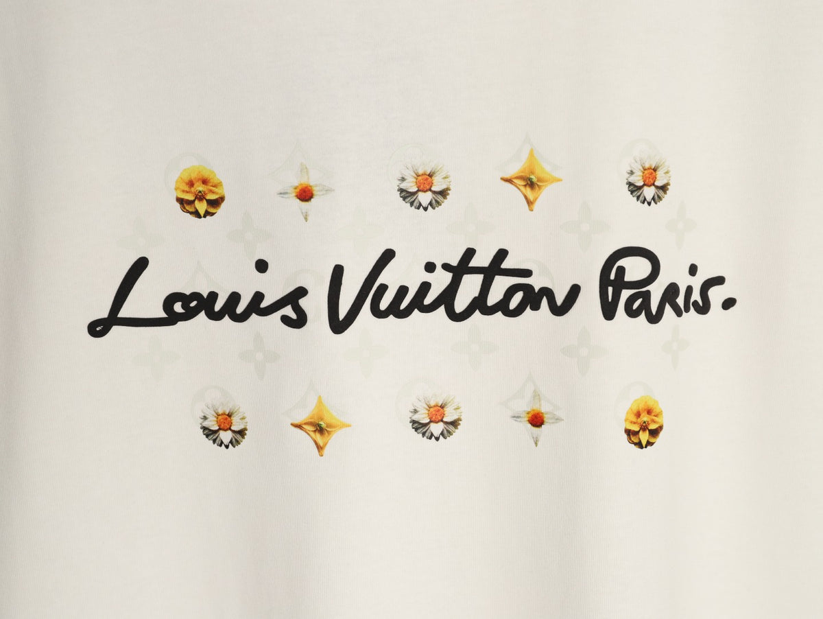 Louis Vuitton Paris Lettering and Daisy-Style Motif T-Shirt - Cream