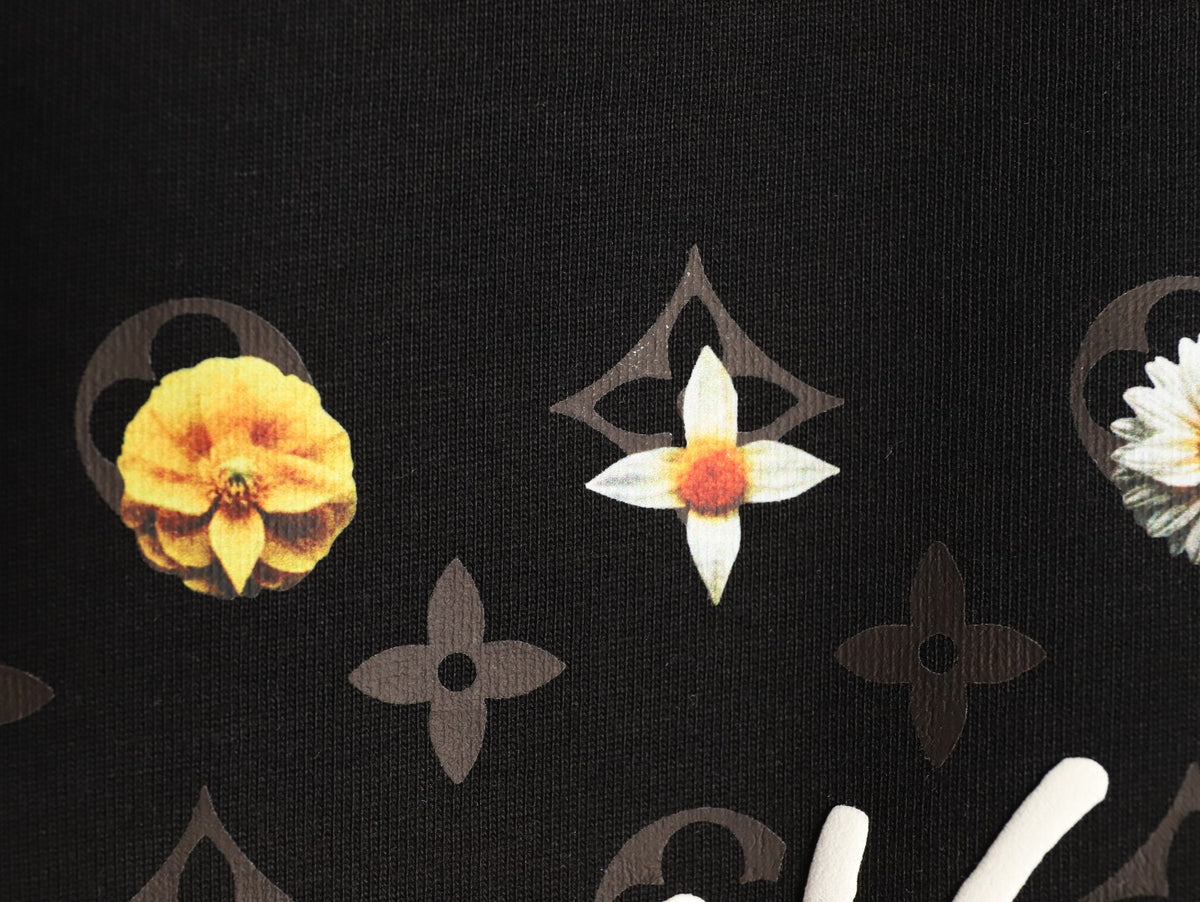 Louis Vuitton Paris Lettering and Daisy-Style Motif T-Shirt - Black