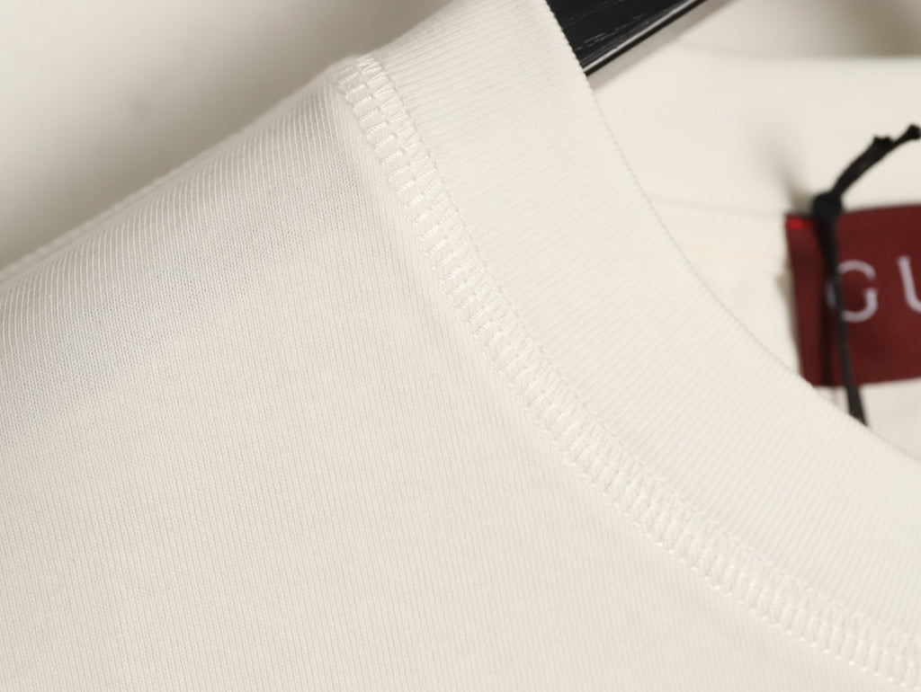 Gucci Interlocking-G Square Lettering T-Shirt - Cream with Red and Green