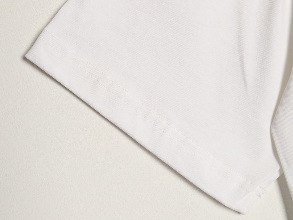 Louis Vuitton Four-Petal Motif and Lettering T-Shirt - Cream